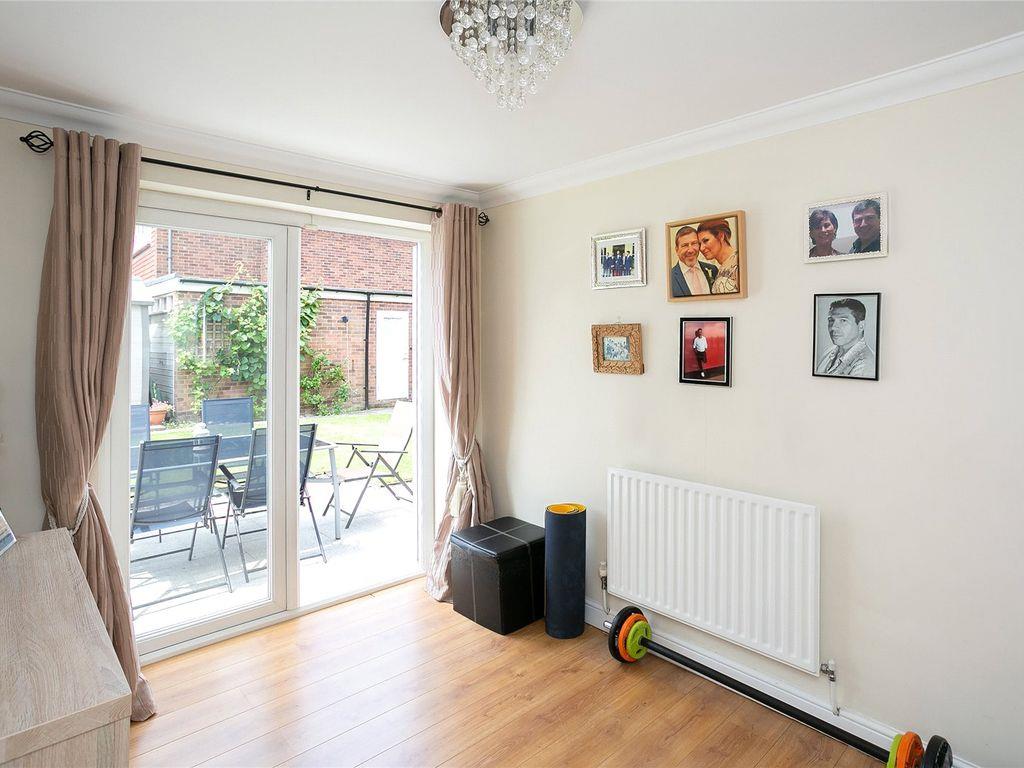 Farm Way, Bushey